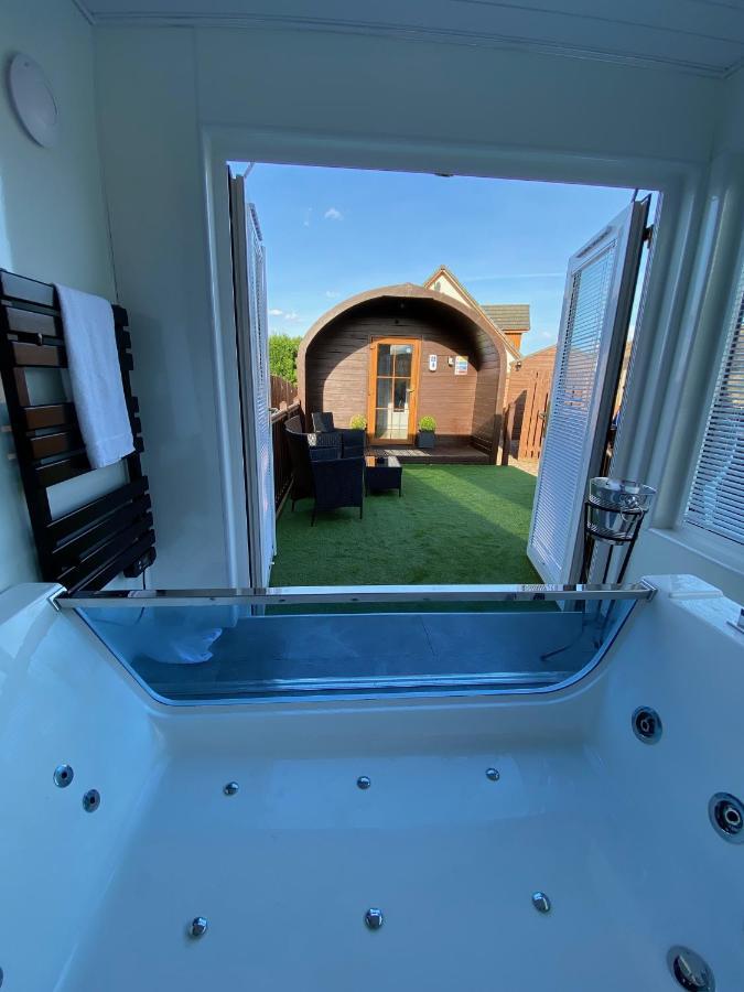 Highland Stays - Ben View Studio Pod & Jacuzzi Bath Fort William Ngoại thất bức ảnh